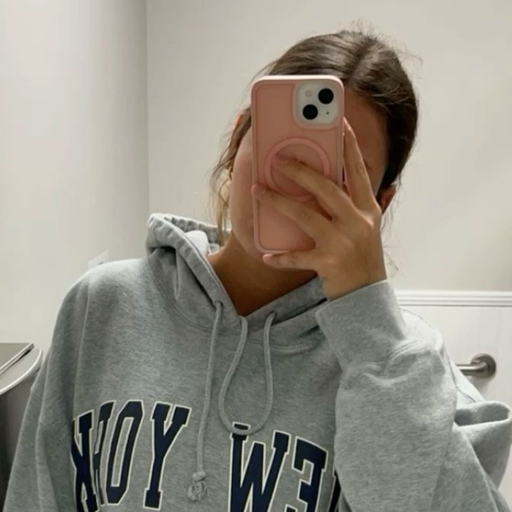 Meet your Posher, mg flores